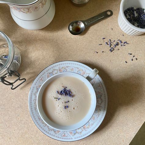 Lavender Earl Grey Tea, London Fog Tea Aesthetic, London Fog Aesthetic, Lavender Tea Aesthetic, Earl Grey Aesthetic, Earl Grey Tea Aesthetic, Tea Cafe Aesthetic, Herbal Tea Aesthetic, Milk Tea Aesthetic