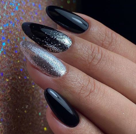 Black Silver Nails, Sliver Nails, Silver Nail Designs, Black Nails With Glitter, Glitter Nails Acrylic, Formal Nails, Silver Nail, Homecoming Nails Acrylic, Acrylic Coffin