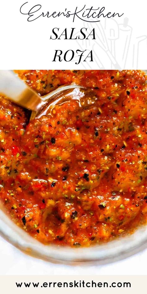 Fresh ingredients make this homemade Tomato Salsa vibrant and tasty. Ready in just 20 minutes, this Salsa Roja recipe can't be beat! Salsa Roja Recipe, Mild Salsa Recipe, Fresh Salsa Recipe, Easy Salsa Recipe, Salsa Guacamole, Salsa Sauce, Mexican Salsa, Mild Salsa, Easy Salsa