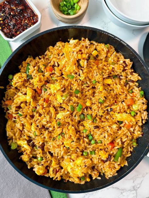 Chili Crisp Fried Rice Chili And Rice, Sweet Chili Rice, Spicy Fried Rice, Chili Crisp Recipe Ideas, Recipes Using Chili Crisp, Recipes With Chili Crisp, Kim Chi Fried Rice Recipe, Chili Crisp, Chili Crisp Uses