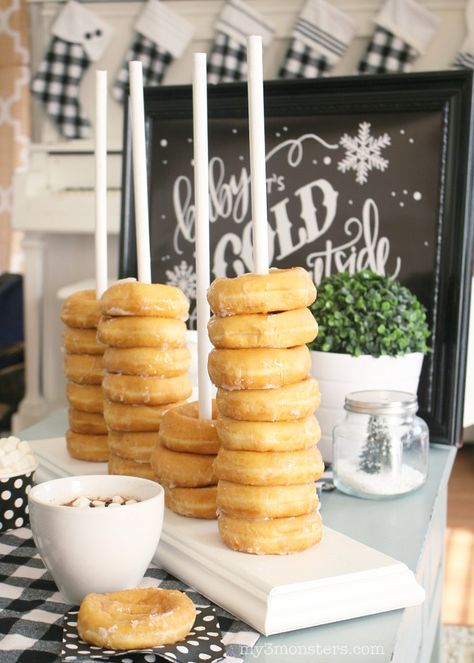 Baby Shower Donuts Ideas, Hot Chocolate Bar Baby Shower Ideas, Donut Baby Shower Ideas, Thanksgiving Desserts For A Crowd, Food Centerpieces, Birthday Party Candy Bar, Hot Chocolate Party, Baby Shower Food For Girl, Diy Donut