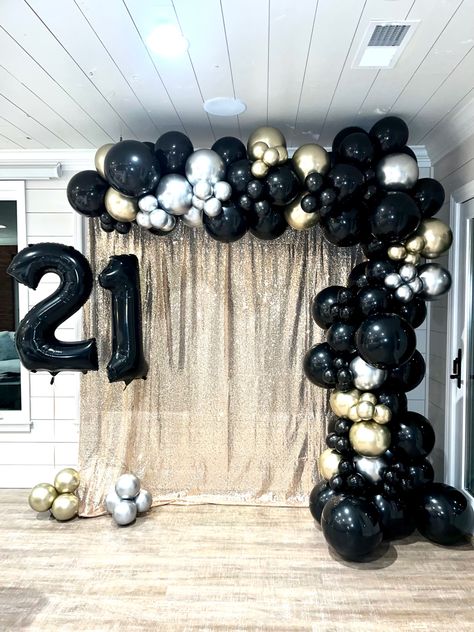 21 Balloon Arch, High School Graduation Balloon Arch, Balloon Arches For Graduation, Black White And Gold 21st Birthday, High School Reunion Balloon Arch, Class Reunion Balloon Arch, Balloon Arch On Stand, Graduation Balloon Arch Party Ideas, Balloon Arch For Graduation Party