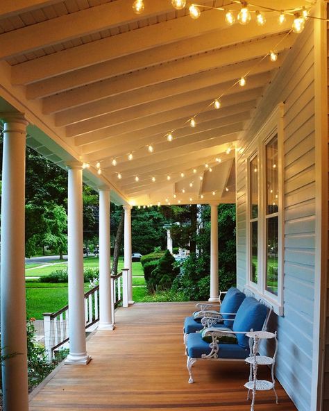 1,045 Likes, 28 Comments - Victoria Elizabeth Barnes (@victoriaelizabethbarnes) on Instagram: “Dear Summer, never leave… xoxo forever. . . . #myhome #homedesign #diy #interiordesign #interior…” Lowes Patio Furniture, Porch String Lights, Vintage Patio Furniture, Front Porch Lighting, Vintage Patio, Porch House Plans, Patio Lights, Building A Porch, Outdoor String Lights