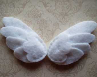 White Angel Wing Hair Clip Pair Thor Hair, Costume Headbands, Christmas Angels Diy, Angel Wings Hair, Diy Angel Wings, Felt Hair Accessories, Felt Succulents, Diy Wings, Felt Angel