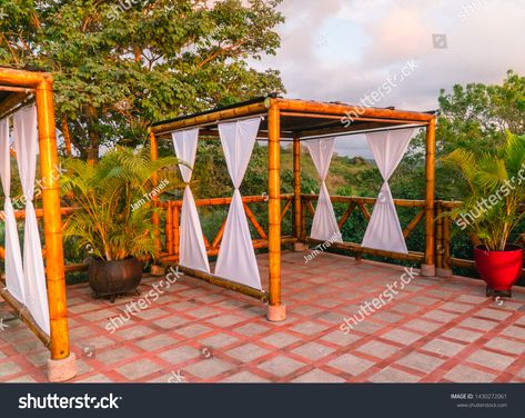 Bamboo Canopy Outdoor Spaces, Bamboo Huts Ideas, Bamboo Tent, Priyanka Wedding, Montanita Ecuador, Bamboo Canopy, Tropical Cabana, Bamboo Hut, Spot Foto