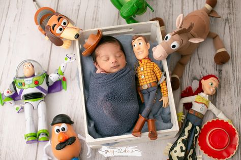 Toy Story Birth Announcement, Toy Story Newborn Photography, Toy Story Maternity Photos, Toy Story Baby Photoshoot, Toy Story Newborn Pictures, Toy Story Photoshoot, Toy Story Photo Shoot Ideas, Cute Baby Halloween Costumes, Baby Boy Newborn Pictures