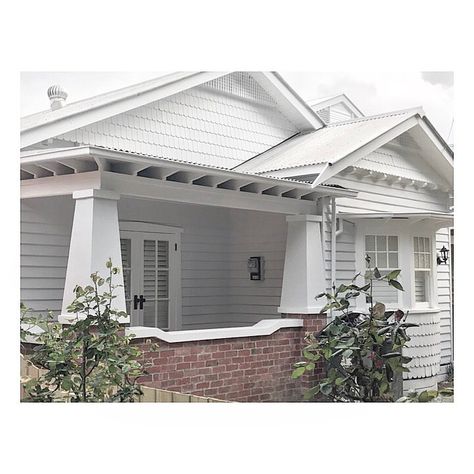 Front Facade of our recently restored Californian Bungalow in West Footscray. Builder // @alignconcepts #whiteonwhite #addesigndevelop… California Bungalow Australian, Californian Bungalow Interior, California Bungalow Exterior, Nz Villa, Verandah Ideas, Character Homes, Californian Bungalow, Bungalow Interior, Weatherboard House