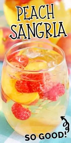 White Peach Sangria Recipe, Schnapps Drinks, Moscato Sangria Recipes, Peach Schnapps Drinks, Peach Sangria Recipe, Peach Sangria Recipes, Moscato Sangria, Summer Sangria Recipes, White Peach Sangria