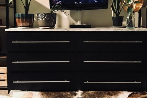 Simple Malm Dresser Upgrade http://www.ikeahackers.net/2017/10/simple-malm-dresser-upgrade.html Malm Hack, Hackers Ikea, Ikea Malm Dresser, Malm Dresser, Black Dresser, Cabinet Drawer Handles, Ikea Kids, Kitchen Cabinet Drawers, Ikea Furniture Hacks