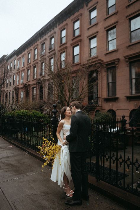 Forsythia Wedding, Yellow Wedding Aesthetic, Wedding Flowers Vintage, Vintage Wedding Aesthetic, Bride Aesthetic, Photography Minimal, Wedding Photography Film, Nyc Wedding Photos, City Wedding Photos