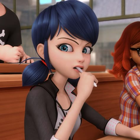 Marinette Icon, Alya Cesaire, The Chipettes, Anime Hug, Marinette Et Adrien, Adrian And Marinette, Gabriel Agreste, Buku Harry Potter, Miraculous Wallpaper