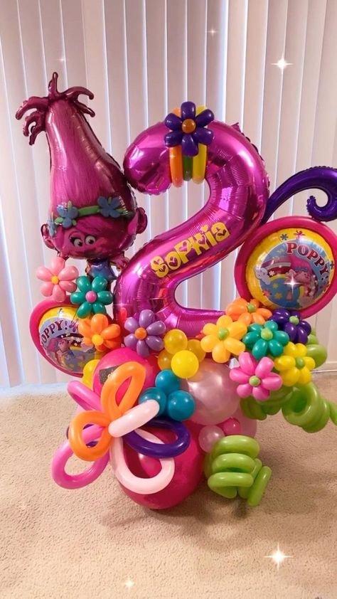 Trolls Birthday Party Ideas, Troll Party Theme, Party Balloons Diy, Candy Theme Birthday Party, Monster 1st Birthdays, Dinosaur Birthday Party Decorations, Candy Land Birthday Party, 1st Birthday Girl Decorations, Trolls Birthday Party