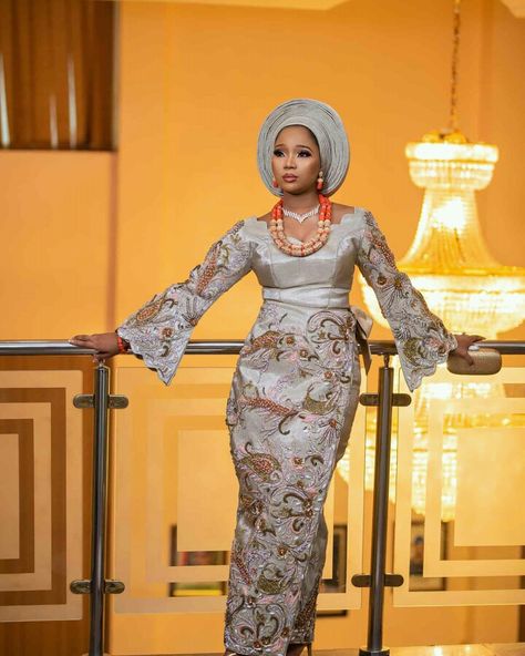 African Bridal Dress, Ankara Dress Designs, African Traditional Wedding Dress, Nigerian Lace Styles Dress, Nigerian Lace Styles, African Wedding Attire, Traditional Wedding Attire, Cape Wedding Dress, Lace Dress Design