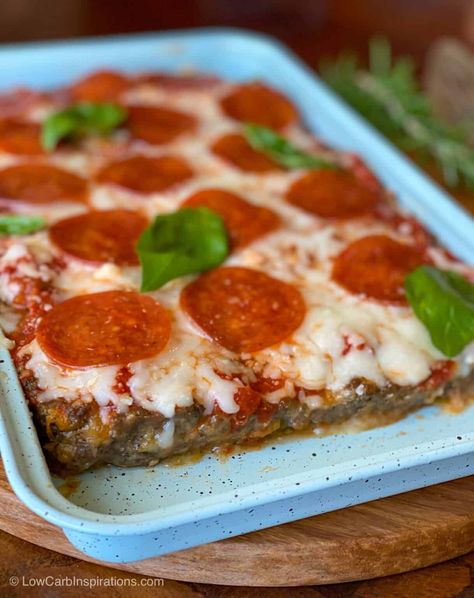 Meatza Pizza (Carnivore Pizza crust) Keto Meatza Pizza, Meat Crust Pizza, Meatza Pizza Keto, Quick Carnivore Meal, Carnivore Pizza Sauce, Carnivore Meals Ideas, Carnavoir Diet, Conivore Diet, Carnivore Diet Recipes Easy