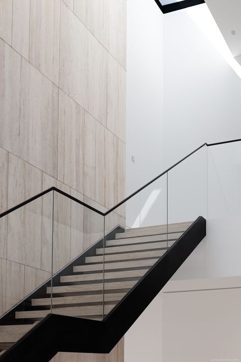 Modern Metal Staircase, Statement Staircase, Wide Stairs, Neutral Color Palettes, Residence Interior, Handrail Design, Staircase Handrail, Interior Design Dubai, Stair Railing Design