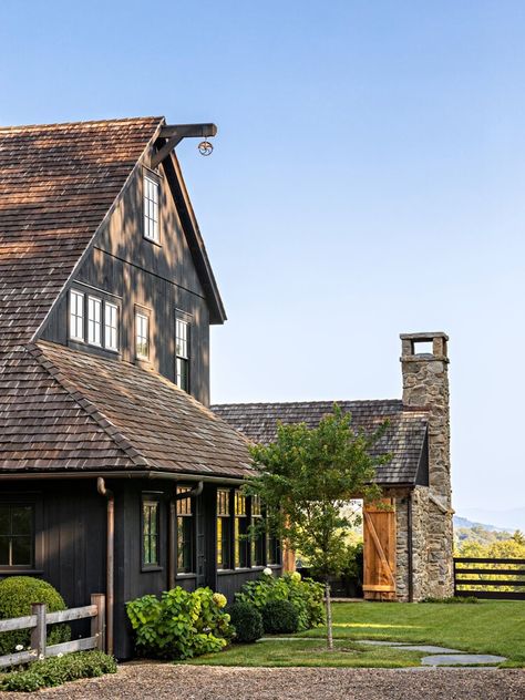 A Shared Vision Leads to an Elegant New Construction Barn Home That Lets Its Surroundings Shine Cedar Shake House, Dixon Architect, Cashiers North Carolina, Lake Houses Exterior, Colonial Exterior, House Extension Design, North Carolina Homes, Stone Mountain, Mountain Home