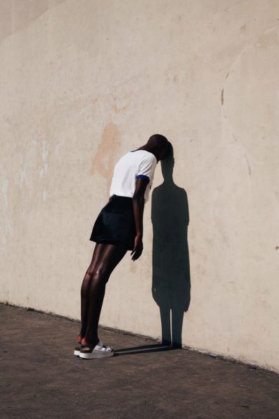 Viviane Sassen, Shadow Photography, Photographie Inspo, Trik Fotografi, Foto Inspiration, 인물 사진, Fotografi Potret, Photography Inspo, Editorial Photography