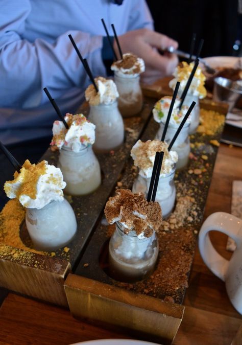 The Best Brunch Spots in Scottsdale, AZ • Pacific Northwest Fulfilled Brunch Scottsdale Az, Scottsdale Brunch, Couples Trips, Asu Graduation, Scottsdale Restaurants, Phoenix Vacation, Arizona Bucket List, Scottsdale Bachelorette Party, Phoenix Travel