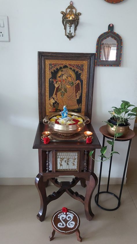 Puja Ghar, Round Table Decor, Corner Ideas, Pooja Mandir, Brass Items, Living Room Corner, Room Corner, Corner Table, A Living Room