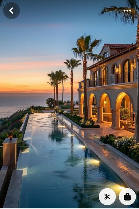 Beach House Mansion, Mansion On The Beach, Big Beach House, Beachfront Mansion, Beach House Landscaping, Villa Am Meer, Houses By The Beach, Florida Villas, Florida Mansion