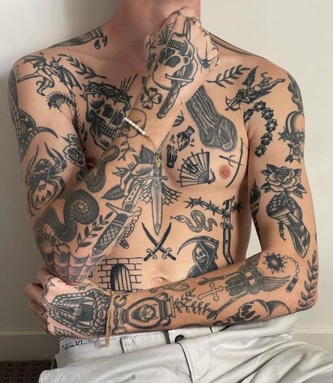 Fully Tattooed, Traditional Chest Tattoo, Tatted Guys, Traditional Tattoo Drawings, Traditional Black Tattoo, Tatted Men, Torso Tattoos, Tattoo Old School, Mens Shoulder Tattoo