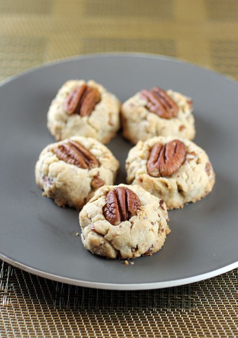 Best-Ever Browned Butter-Pecan Shortbread Domes | Food Gal Pecan Shortbread Cookies, Pecan Shortbread, Butter Pecan Cookies, Pecan Cookies, Browned Butter, Cookie Bar Recipes, Butter Pecan, Yummy Sweets, Shortbread Cookies