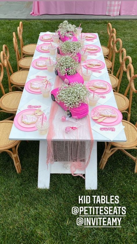 Barbie Shower Ideas, Barbie Party Place Setting, Barbie Birthday Table Setup, Princess Barbie Birthday Party, Small Barbie Birthday Party, Barbie Party Inspiration, Barbie Party Centerpieces Table Decorations, Barbie Themed 1st Birthday Party, Barbie Doll Centerpieces Ideas