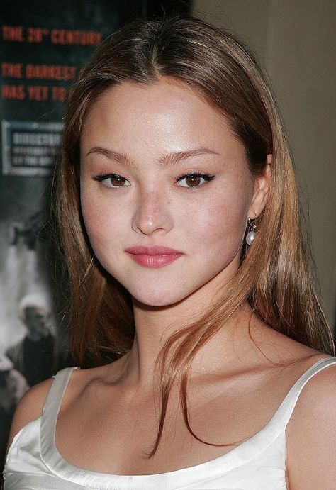 Devon Aoki Devon Aoki, Rosy Lips, 일본 패션, Oh My Goddess, Round Face, Makeup Inspo, Maquillaje De Ojos, Devon, Cortes De Cabello Corto