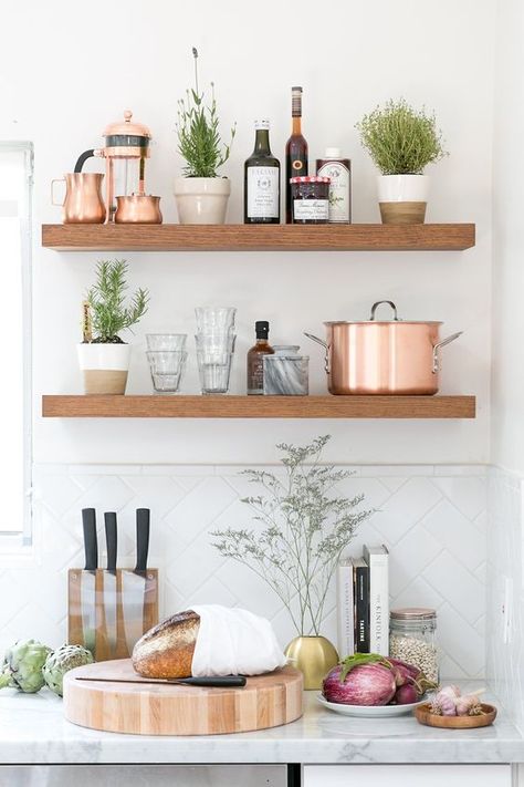 Copper Kitchen Accessories, Kitchen Shelf Decor, Farmhouse Side Table, Rustic Kitchen Decor, Kitchen Marble, Shelf Styling, Kitchen Shelves, Wooden Shelves, Kitchen Style