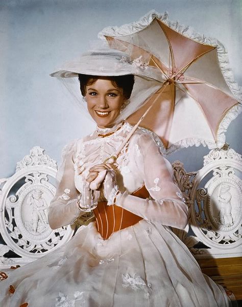 mary poppins! Julie Andrews Mary Poppins, Mary Poppins Jolly Holiday, Mary Poppins Dress, Mary Poppins Movie, Mary Poppins 1964, Film Cult, Harry Clarke, Image Princesse Disney, Foto Transfer