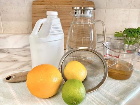 DIY citrus vinegar cleaner - Easy to make - Citrus Cleaner, Vinegar Cleaner, Glass Containers With Lids, Organic Cleaning Products, Multipurpose Cleaner, Household Cleaning Tips, Cleaning Materials, Money Saver, Window Cleaner