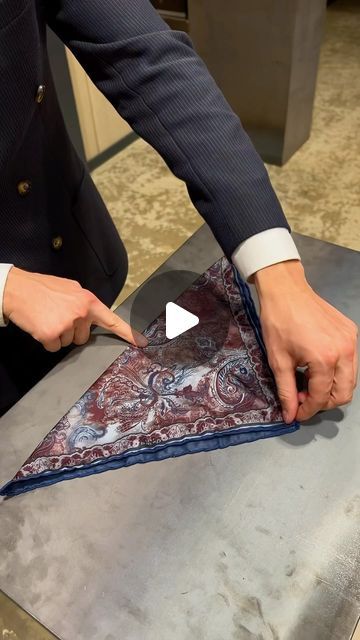 Modern Gentlemen on Instagram: "@suitclub.dk shares the proper way to fold a pocket square 👌🏼 . . . . . #dapperstyle #pocketsquares #pocketsquare #dressforsuccess #suitup #dapperday #simplydapper #tailoredsuit #tailored #sartorial #mensfashionblogger #dapperman #mensblog #classyfashion #mensblogger #mansfashion #mensfashiontips #styleforguys #styleoflife #menswearinspired #classystyle #stylepost #meninstyle #sartorialstyle #bespokesuit #dandystyle #menstrends #suit #businesssuit" How To Fold Suit Pocket Handkerchief, How To Fold A Handkerchief For A Suit, How To Fold A Pocket Square, Suit Pocket Handkerchief, How To Fold Scarf, Handkerchief Folding, Pocket Square Folds, Pocket Handkerchief, Elegant Scarf