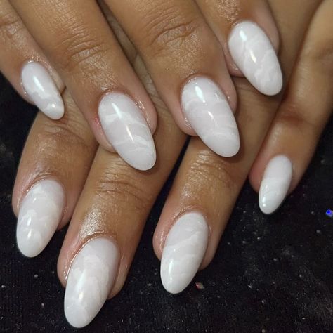 Perfect marbles 🌸💅🏻#nailart #nails #nailsofinstagram #nailstagram #nailsoftheday #gelnails #acrylicnails #nailsofinsta #nailsbeauty #marblenails #nailsonpoint Marble Nail, Marble Nails, Nail Extensions, Marble Effect, White Pearl, White Nails, Pearl White, Gel Nails, Acrylic Nails