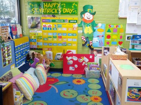 Quite Area Preschool Classroom, Cozy Area Ideas Preschool, Preschool Cozy Corner, Cozy Corner Preschool, Quiet Area Preschool Cozy Corner, Area Of A Circle, Daycare Design, Home Daycare, Elementary Classroom Decor