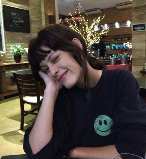 @xcvml Alissa Salls, 짧은 머리, Cool Poses, Foto Ideas Instagram, 가을 패션, Aesthetic Hair, Pretty Hairstyles, Aesthetic Girl, Hair Goals