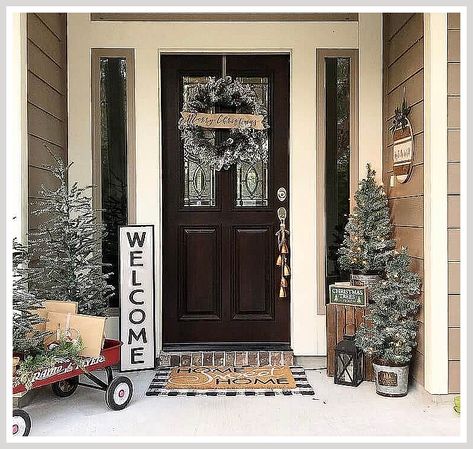 Winter Home Decor Front Porch - Awesome, we've got you covered. Here you'll be able to buy all the supplies you need. Click to visit immediately. Washington Christmas, Home Decor Front Porch, Simple Front Porch, Simple Decorating Ideas, Coventry Gray, Simple Decorating, Small Porch, Front Door Christmas Decorations, Dark Christmas