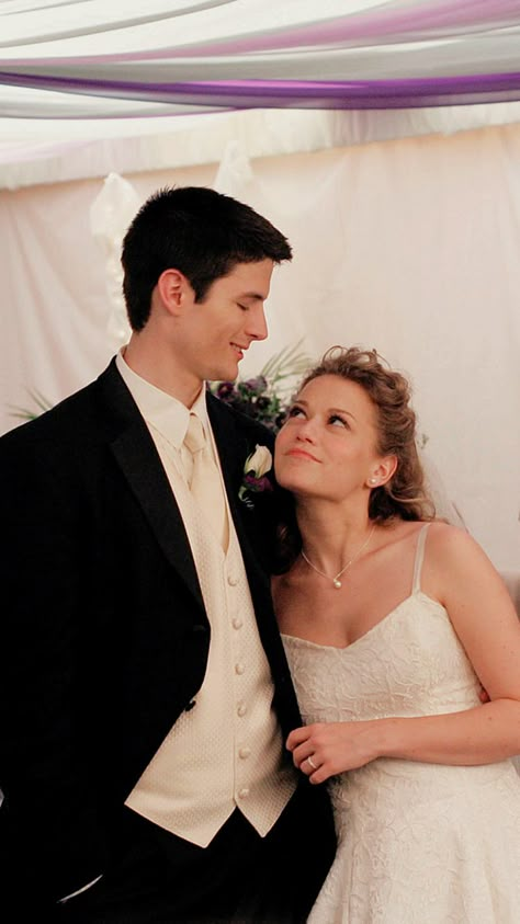 Haley And Nathan, Moira Kelly, Three Hills, People Always Leave, Joy Lenz, Nathan Haley, Bethany Joy Lenz, James Lafferty, Haley James