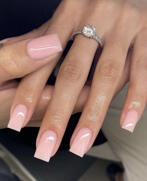 Light Nails Short, Light Pink Square Acrylic Nails, Short Natural Nails Acrylic, Short Pink Square Nails, Light Pink Christmas Nails, Light Pink Square Nails, Square Pink Nails, Nails Light Pink, Natural Acrylic Nails