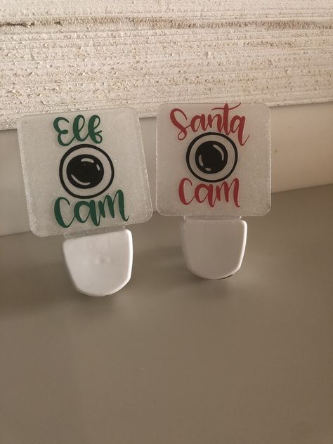 Cricut Christmas Projects For Kids, Diy Nightlight, Night Light Cricut Ideas, Santa Cam Diy, Santa Cam Nightlight Diy, Unique Cricut Projects Ideas, Diy Acrylic Night Light Cricut, Cricut Santa Camera Ornament, Christmas Projects For Kids