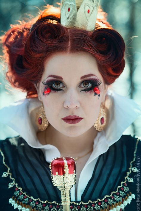 Queen of Hearts Portrait by MADmoiselleMeli on DeviantArt Queen Of Hearts Wig, Terrifying Halloween Costumes, Haunted House Makeup, Red Queen Costume, Queen Of Hearts Halloween, Queen Of Hearts Makeup, Terrifying Halloween, Queen Of Hearts Costume, Creepy Halloween Makeup