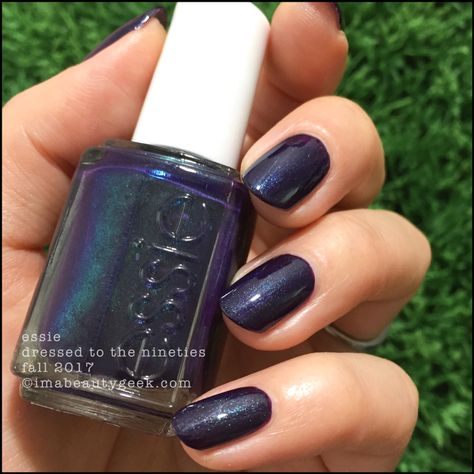 Essie "Dressed to the Nineties" Essie Fall 2017 Collection! Wowza! Amazing dark purple with green shimmer!!! Essie Nail Polish Fall, Nail Appliques, Essie Colors, Long Nail Art, Essie Nail Polish, Popular Nails, Essie Nail, Nail Polish Collection, Nail Art Hacks