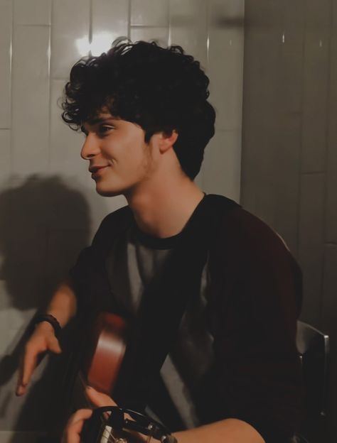 #lucasjadezumann #icon #annewithane Lucas Zumann, Lucas Jade Zumann, Gilbert And Anne, Best Riddle, Irish Women, Bob The Builder, Gilbert Blythe, Romantic Girl, Anne With An E