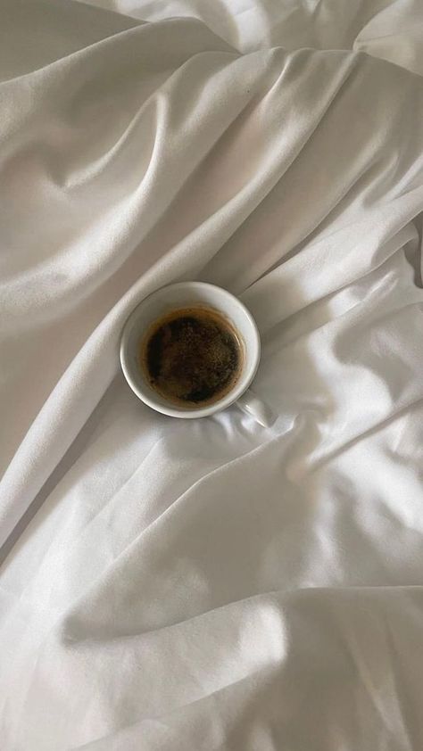 Aesthetic Coffee Photography | Coffee in bed White Cotton Sheets Coffee In Bed Aesthetic, Sunday Morning Coffee, Coffee In Bed, Clean Sheets, Psychology Student, Instagram Ideas Post, Aesthetic Coffee, Coffee Drinkers, But First Coffee