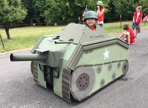 Cardboard WW1 army tank costume diy Diy Tank Costume, Tank Costume Diy, Army Tank Halloween Costume, Tank Costume, Kids Army Costume, Army Halloween Costumes, Kids Army, Army Costume, Army Party