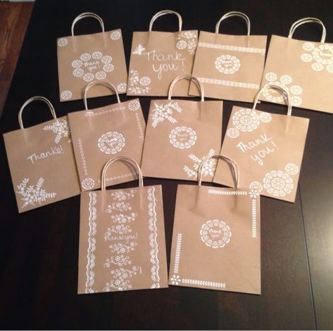 Kaitlyn's Krafts: Dressing Up a Brown Paper Bag Decorating Kraft Gift Bags, Decorated Brown Paper Bags, Brown Paper Bag Decoration Ideas, Decorate Brown Paper Bag, Brown Paper Bag Gift Bags, Paper Bag Decoration, Upcycle Paper, Homemade Gift Bags, Brown Paper Lunch Bags