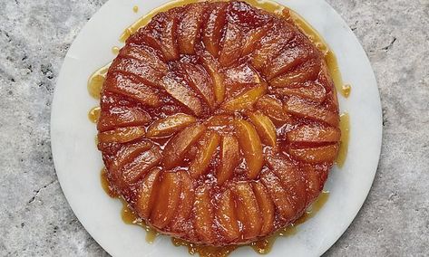 Mary Berry Classic: Apple tarte tatin. The classic ‘upside down’ French tart, usually served warm as a pudding Tart Tatin Recipe, Apple Tart Tatin, Simple Apple Tart, Tart Tatin, British Baking Show Recipes, Tarte Tatin Recipe, Apple Tarte, British Bake Off Recipes, French Tart