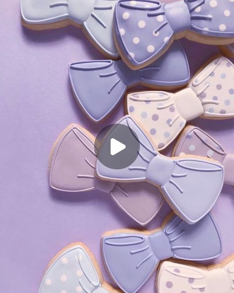 HOLLY FOX on Instagram: "quick take 📽 bow tie cookies featured cutter: standard bow tie" Bowtie Cookies Decorated, Bow Cookies Decorated, Bow Cookies, Bow Tie Cookies, Sugar Cookie Royal Icing, Baby Bowtie, Icing Cookies, Royal Icing Cookies, Easy Cookies