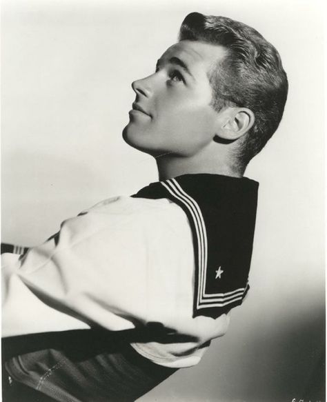 Actor Guy Madison was a sailor in WWII Western Photos, Klasik Hollywood, Guy Madison, Vintage Sailor, Hollywood Men, Hey Handsome, Actrices Hollywood, Holy Cow, Men In Uniform