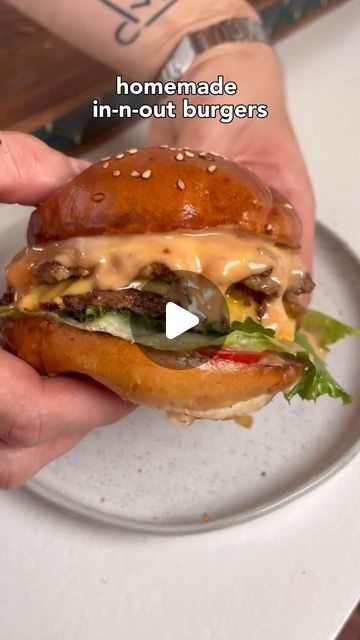 Burger crush🍔 on Instagram: "In-n-out burgers 🍔🍔  🎥 @mush.kitchen   ⁠Save 📌 for the next recipe. Follow 👉 @crazycrushonburger  #burger #burgerporn #burgers #food #foodporn #foodie #explorepage✨ #instagood #streetfood #café #cooking #dinner #cheese #party #lunch #coffee #snack #fftdsn #foodies_choices #foodies #yummy #explore #yum #chicken #tasty" Burger Dinner Party, Italian Burger Recipe, Italian Burger, Burger Night, In-n-out Burger, In N Out, In & Out, Cheese Party, Beef Cuts