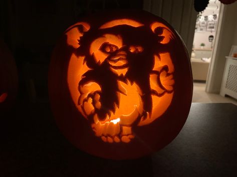 Gremlin Pumpkin, Gizmo Gremlins, Halloween Decorating, Halloween Stuff, Pumpkin Faces, Gremlins, Pumpkin Carving, Pumpkins, Halloween Decorations